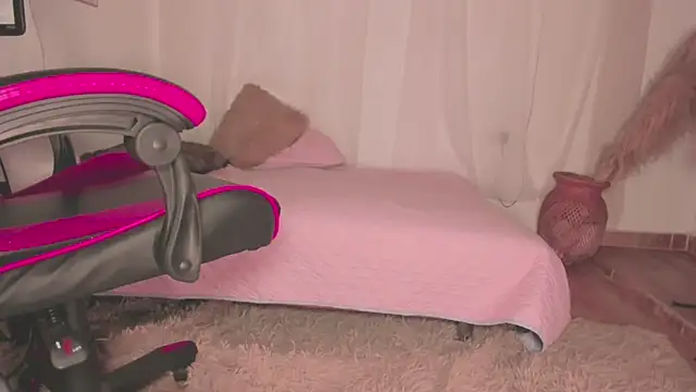 Teen Innocent online show from 09.18.25