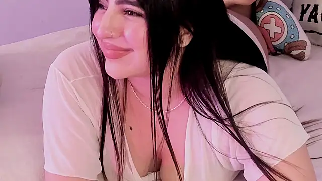 Camila Matinez  online show from 10.18.25