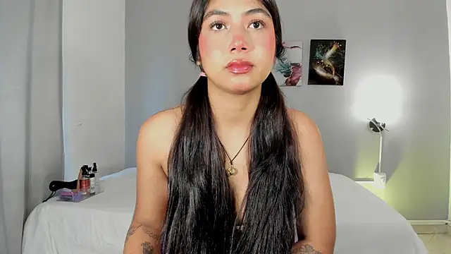 KimTayloor1 online show from 11.24.25