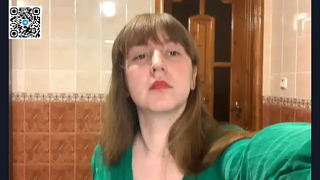 Snapshot of MaroonMoon_ chatting on 09.11.25 MaroonMoon  online show from 09.11.25