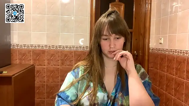 Snapshot of MaroonMoon_ chatting on 10.12.25 MaroonMoon  online show from 10.12.25