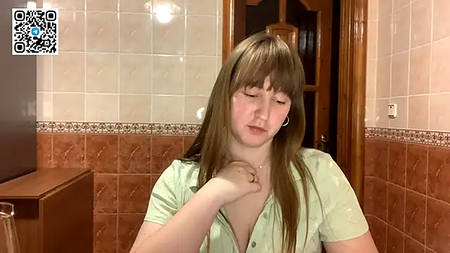 Snapshot of MaroonMoon_ chatting on 10.23.25 MaroonMoon  online show from 10.23.25