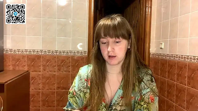 Snapshot of MaroonMoon_ chatting on 10.26.25 MaroonMoon  online show from 10.26.25