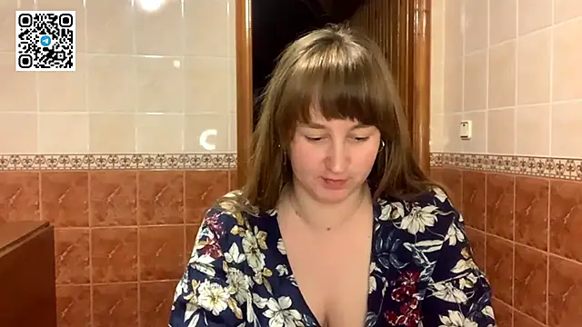 Snapshot of MaroonMoon_ chatting on 10.28.25 MaroonMoon  online show from 10.28.25