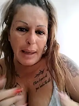 Snapshot of canariamorbosa chatting on 10.06.25 canariamorbosa online show from 10.06.25