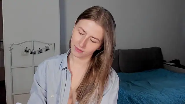 VesperaCeleste online show from 01.10.26