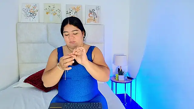 Snapshot of elizawiliamst chatting on 05.20.26 elizawiliamst online show from 05.20.26