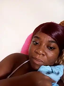 Snapshot of liliderh chatting on 10.30.25 liliderh online show from 10.30.25