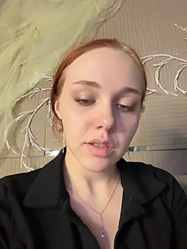 Snapshot of PollyVinice chatting on 04.29.26 PollyVinice online show from 04.29.26