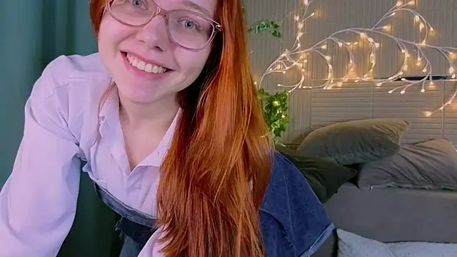 Snapshot of PollyVinice chatting on 05.15.26 PollyVinice online show from 05.15.26