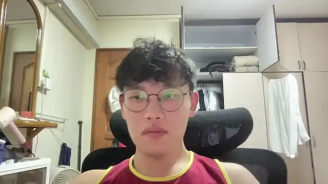 Snapshot of Passionatetwink2 chatting on 05.09.26 Passionatetwink2 online show from 05.09.26
