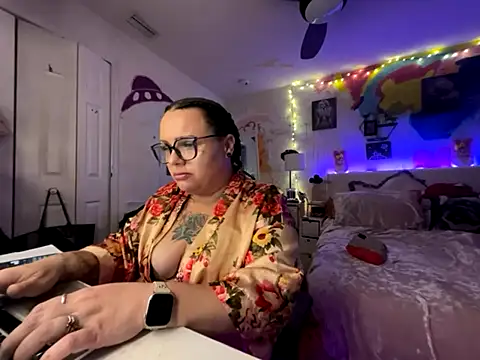 Snapshot of Karma_Lanez chatting on 11.13.25 Karma Lanez online show from 11.13.25