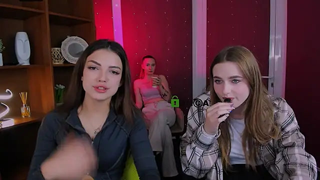 mila glow1 online show from 11.17.25