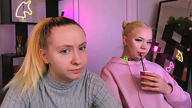 mila glow1 online show from 03.03.26