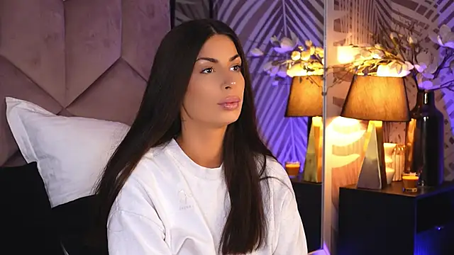 EvaRhea online show from 11.10.25