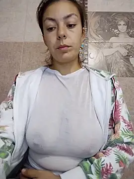 LenaBloomy online show from 10.15.25