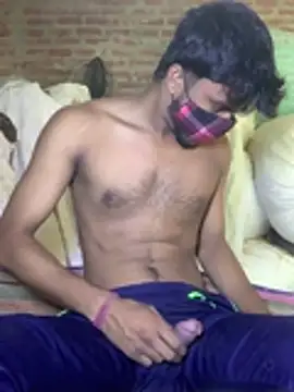 Snapshot of uniquesexyboy5689 chatting on 05.17.26 uniquesexyboy5689 online show from 05.17.26