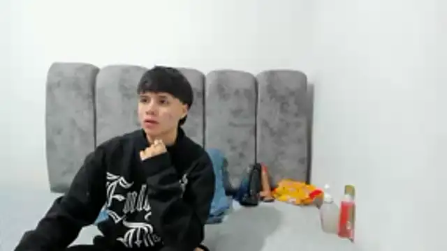 Snapshot of Bruno_Cruzz chatting on 04.17.26 Bruno Cruzz online show from 04.17.26