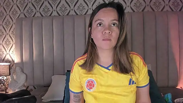 Sky Junne online show from 03.26.26