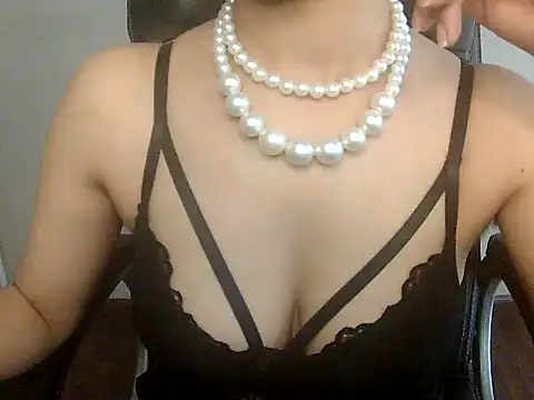 Snapshot of akankshapuri chatting on 09.18.25 akankshapuri online show from 09.18.25