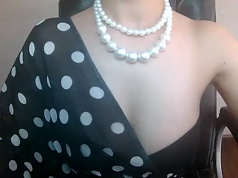 Snapshot of akankshapuri chatting on 10.01.25 akankshapuri online show from 10.01.25