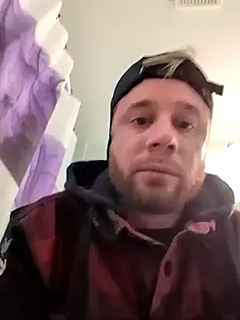 Snapshot of Chffbhf chatting on 10.21.25 Chffbhf online show from 10.21.25