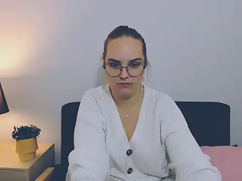 Snapshot of AliceCrazy69 chatting on 10.13.25 AliceCrazy69 online show from 10.13.25