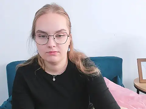 Snapshot of AliceCrazy69 chatting on 10.20.25 AliceCrazy69 online show from 10.20.25