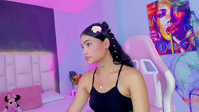 Snapshot of SammyRose_ chatting on 10.29.25 SammyRose online show from 10.29.25