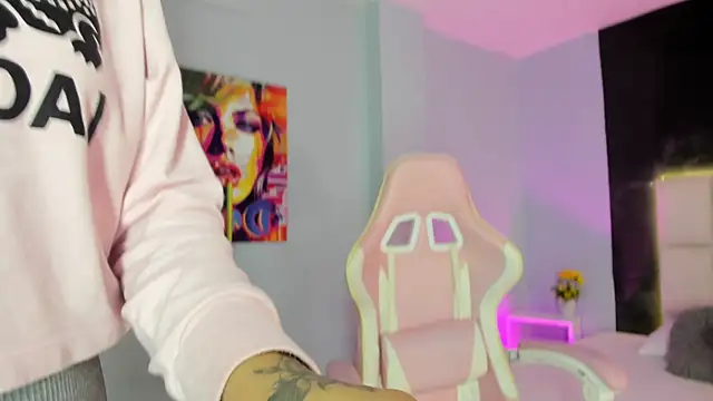 Snapshot of SammyRose_ chatting on 11.12.25 SammyRose online show from 11.12.25