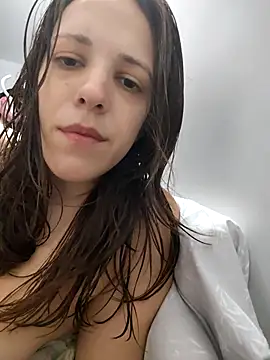 Snapshot of lauflor chatting on 03.23.26 lauflor online show from 03.23.26