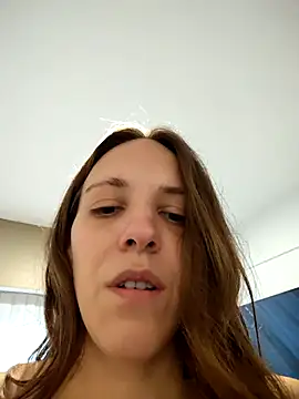 Snapshot of lauflor chatting on 04.29.26 lauflor online show from 04.29.26
