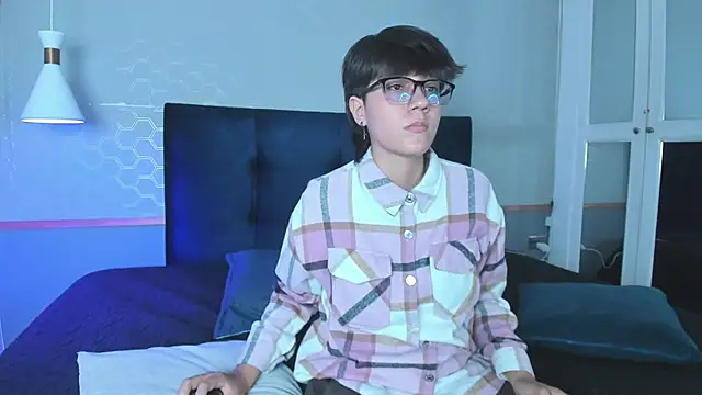 Tsuki Maru online show from 09.21.25