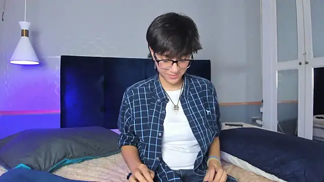 Tsuki Maru online show from 10.01.25