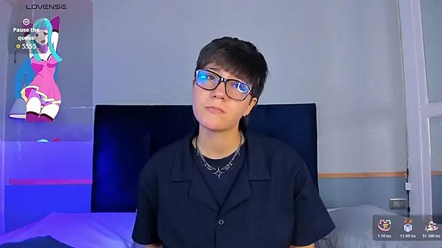 Tsuki Maru online show from 12.04.25