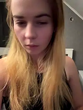 ellieen online show from 10.18.25