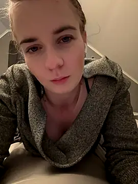 ellieen online show from 10.29.25