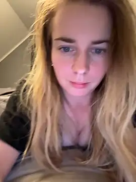 ellieen online show from 10.30.25