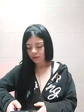 LunaJacobs online show from 04.15.26