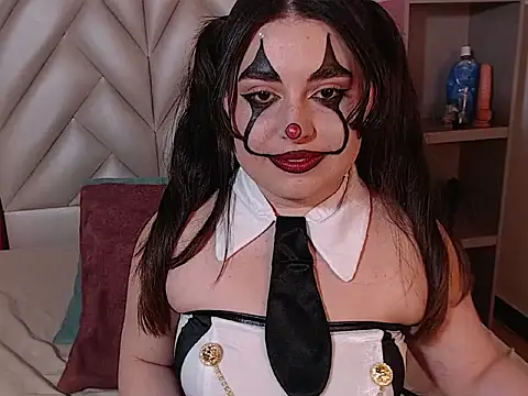 Vicluxxx online show from 10.31.25