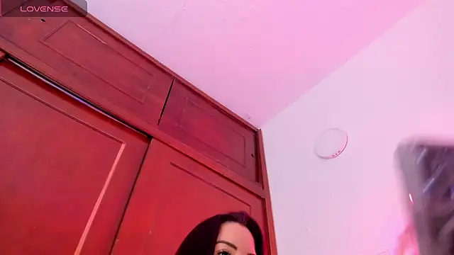 Snapshot of _valeria_saenz_ chatting on 11.10.25 valeria saenz online show from 11.10.25