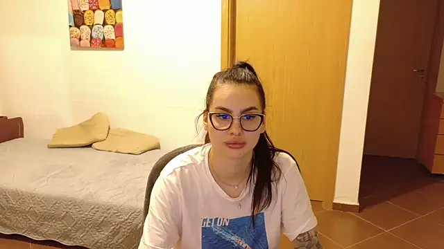 Snapshot of LexieRosse chatting on 02.01.26 LexieRosse online show from 02.01.26