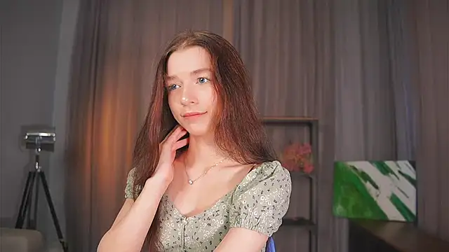 Snapshot of RoxieBolich chatting on 09.15.25 RoxieBolich online show from 09.15.25