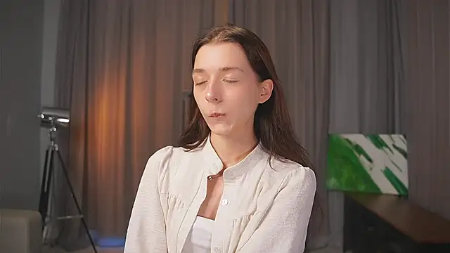 Snapshot of RoxieBolich chatting on 09.19.25 RoxieBolich online show from 09.19.25