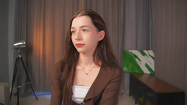 Snapshot of RoxieBolich chatting on 09.20.25 RoxieBolich online show from 09.20.25