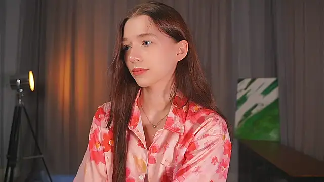 Snapshot of RoxieBolich chatting on 09.22.25 RoxieBolich online show from 09.22.25