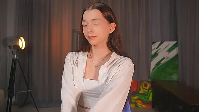 Snapshot of RoxieBolich chatting on 10.02.25 RoxieBolich online show from 10.02.25