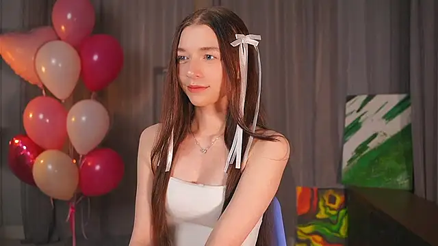 Snapshot of RoxieBolich chatting on 10.09.25 RoxieBolich online show from 10.09.25