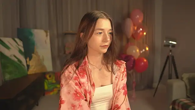 Snapshot of RoxieBolich chatting on 10.13.25 RoxieBolich online show from 10.13.25