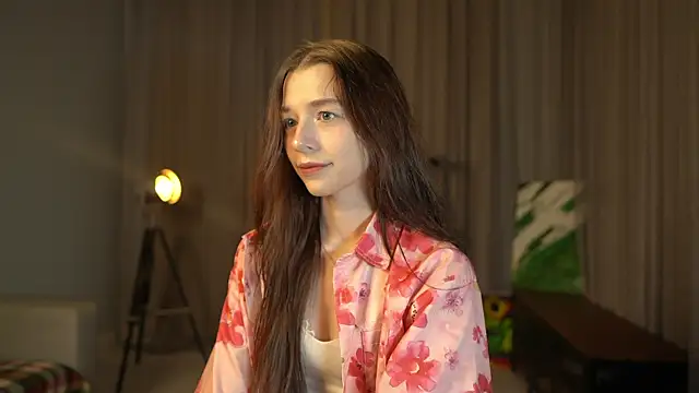 Snapshot of RoxieBolich chatting on 10.22.25 RoxieBolich online show from 10.22.25